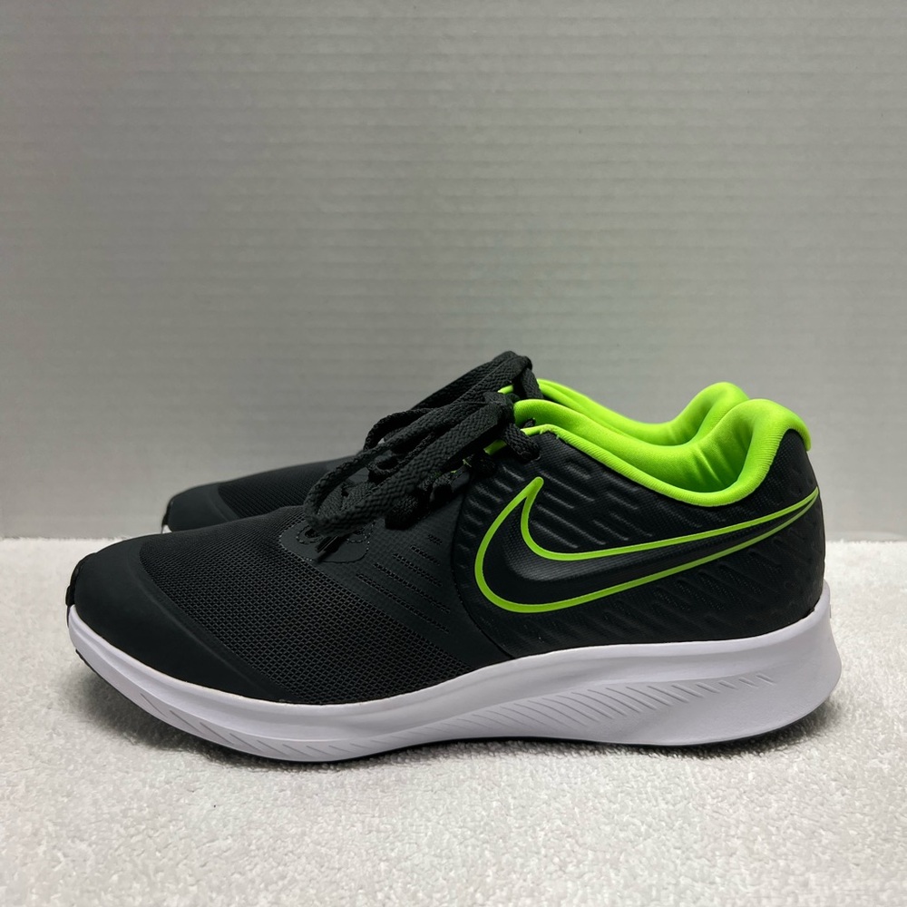 Nike Star Runner 2 (GS Size 6Y)